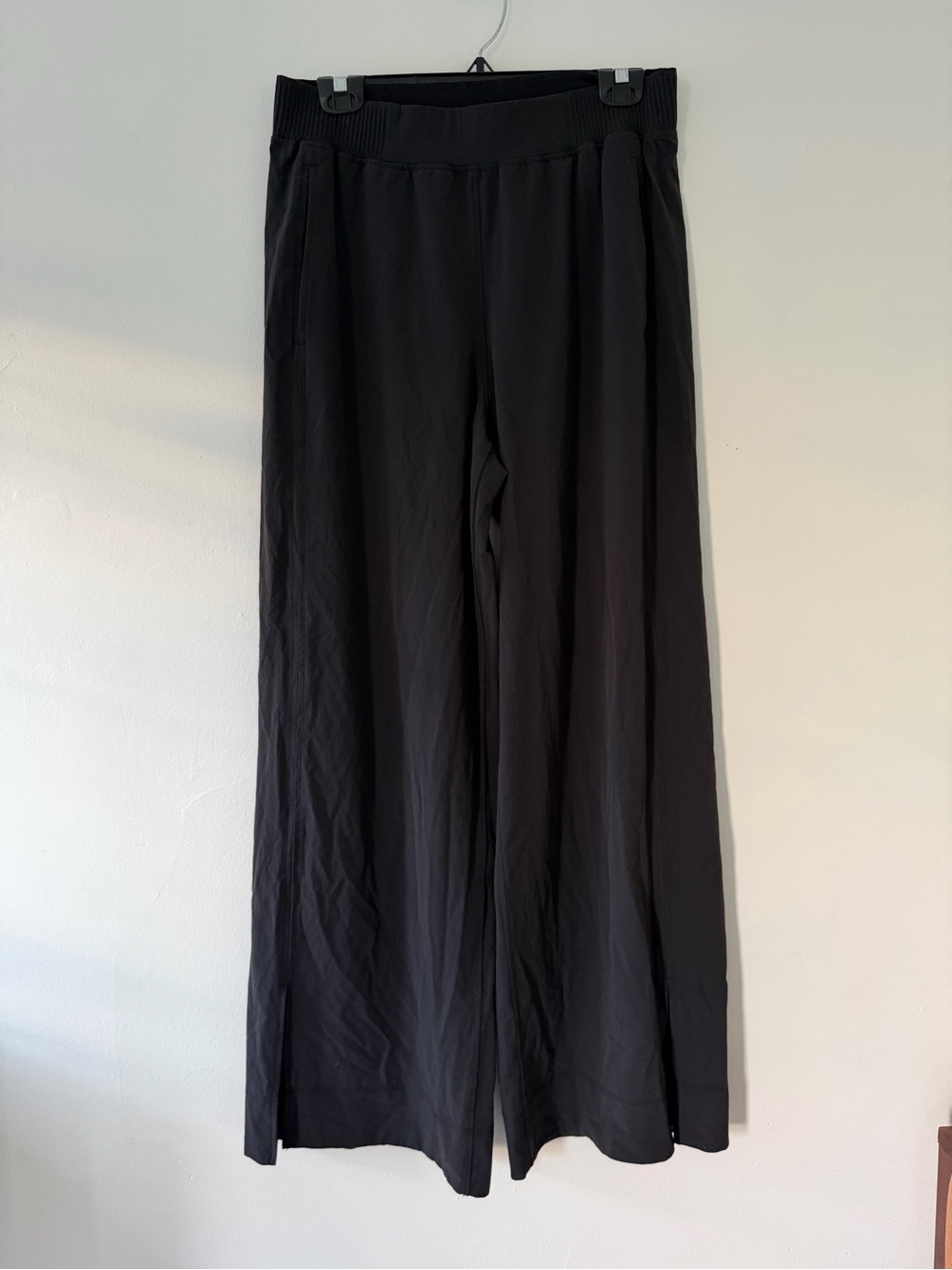 Lululemon Stretch Woven Wide-Leg High-Rise Pant in Black Size Large Track Pants - Picture 3 of 16